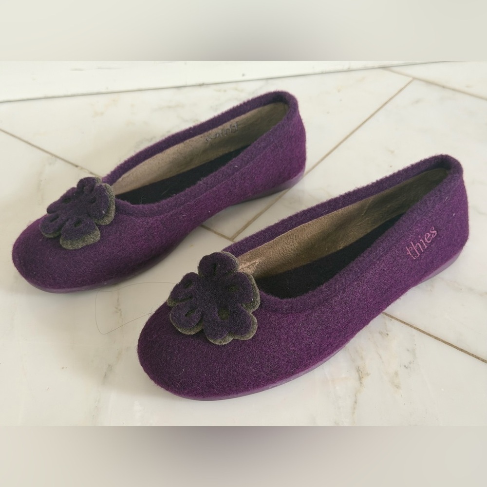 Thies women’s purple felt floral appliqué ballet flat shoes euro 38 US 7.5 EUC